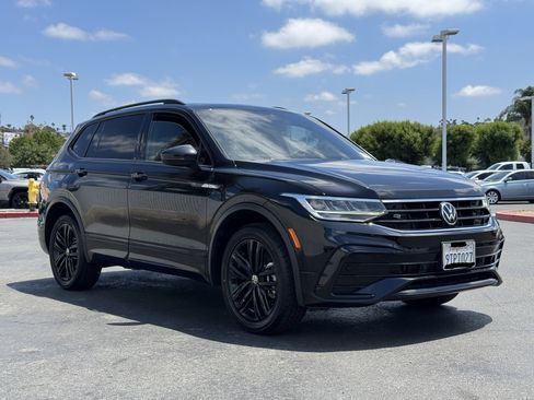 Used 2022 Volkswagen Tiguan SE R-Line AWD/4WD image 7