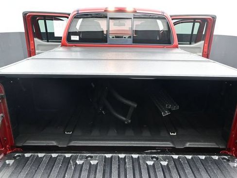 Used 2017 Nissan Frontier SV w/ SV Value Truck Package RWD image 12