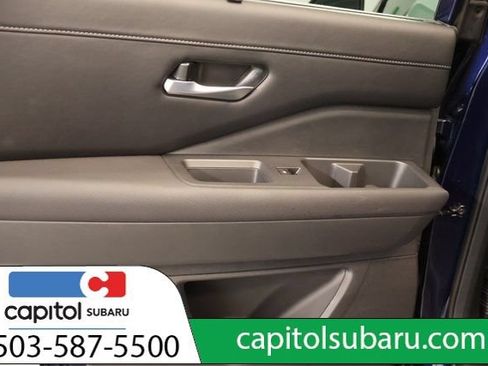Used 2025 Nissan Pathfinder SL w/ SL Premium Package AWD/4WD image 30