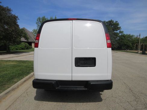 Used 2019 Chevrolet Express 2500 w/ Driver Convenience Package RWD image 11