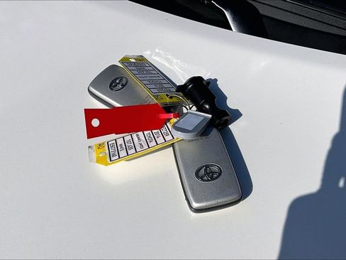 Used 2014 Toyota 4Runner Limited image 11