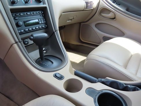Used 2004 Ford Mustang GT RWD image 25