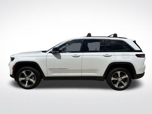 Used 2023 Jeep Grand Cherokee Limited AWD/4WD image 6