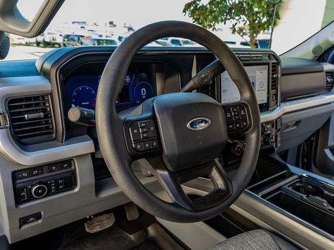 Used 2024 Ford F250 XLT w/ XLT Premium Package image 17