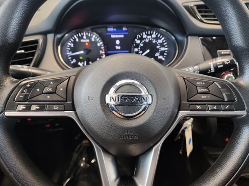 Used 2019 Nissan Rogue S FWD image 17