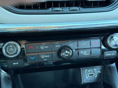 Used 2024 Jeep Compass Limited image 14