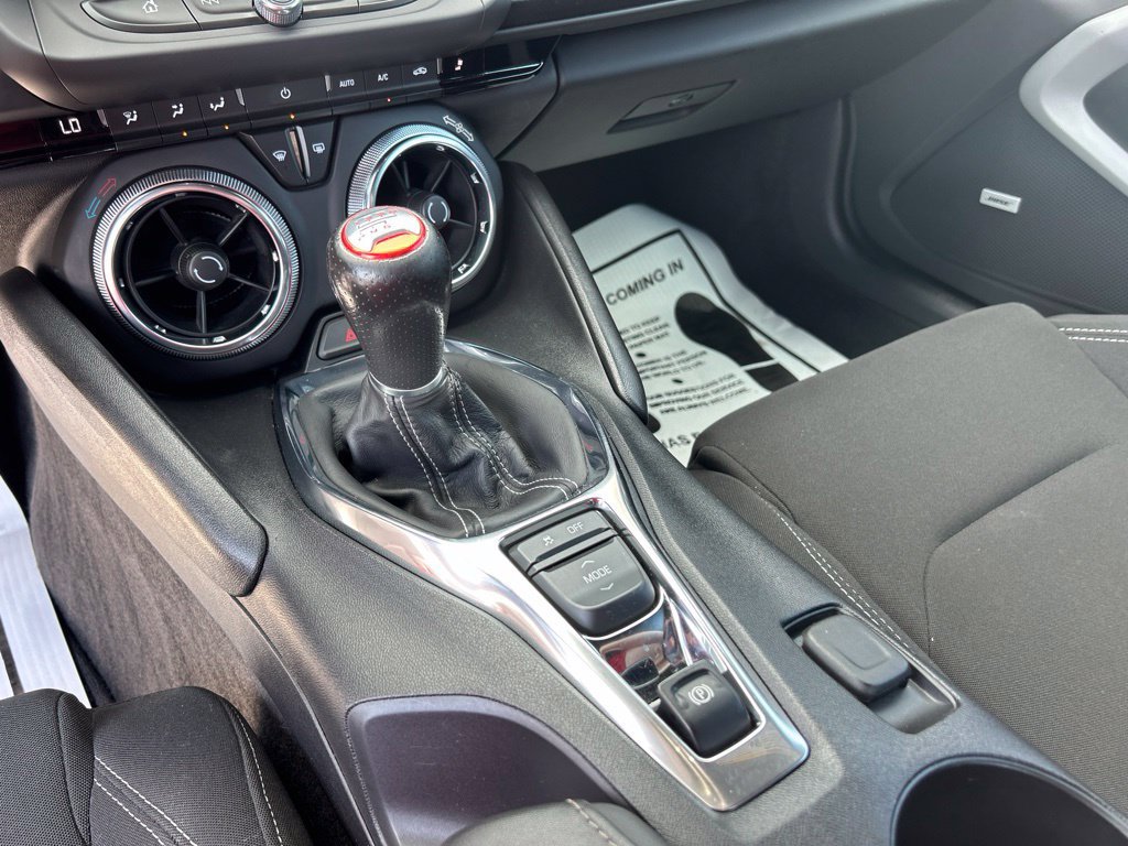 Used 2020 Chevrolet Camaro LT w/ Technology Package RWD image 28