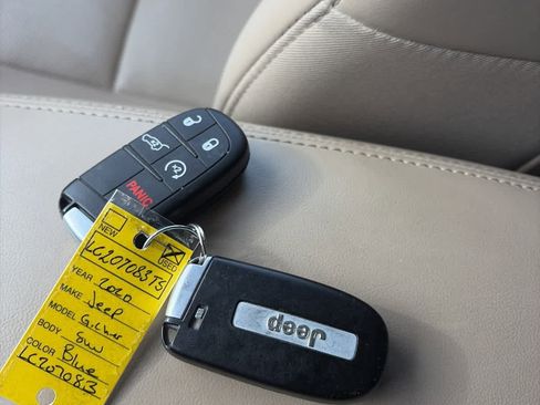 Used 2020 Jeep Grand Cherokee Limited w/ Luxury Group II image 20