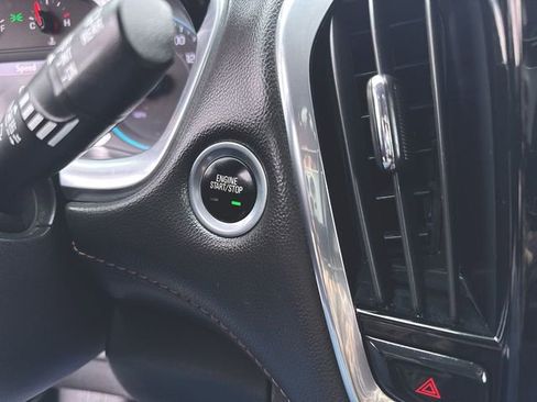 Used 2020 Chevrolet Traverse LT w/ LPO, Floor Liner Package image 16