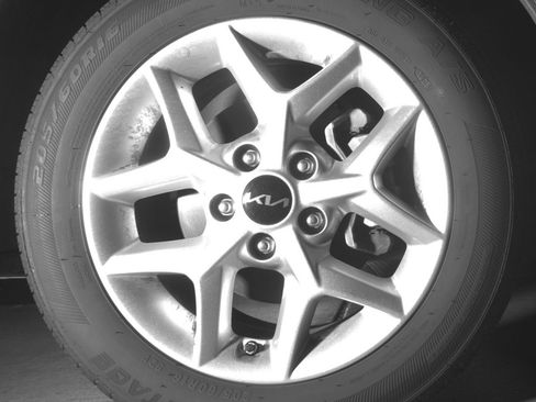 Used 2025 Kia Soul LX w/ LX Technology Package FWD image 13