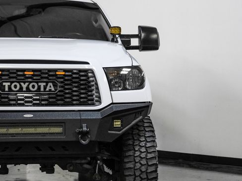 Used 2010 Toyota Tundra 4x4 CrewMax image 48