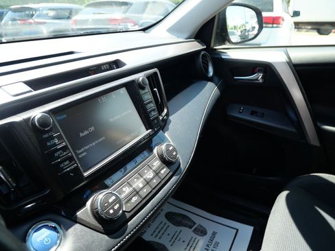 Used 2018 Toyota RAV4 XLE w/ Convenience Package AWD/4WD image 13