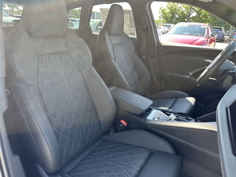 Used 2025 Audi SQ5 Prestige AWD/4WD image 13
