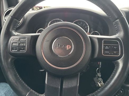 Used 2015 Jeep Wrangler Unlimited Rubicon w/ Dual Top Group AWD/4WD image 18