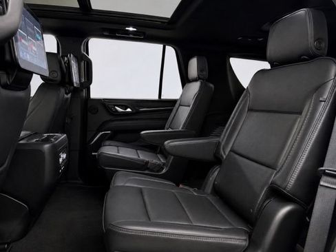 Used 2023 GMC Yukon Denali w/ Advanced Technology Package AWD/4WD image 25
