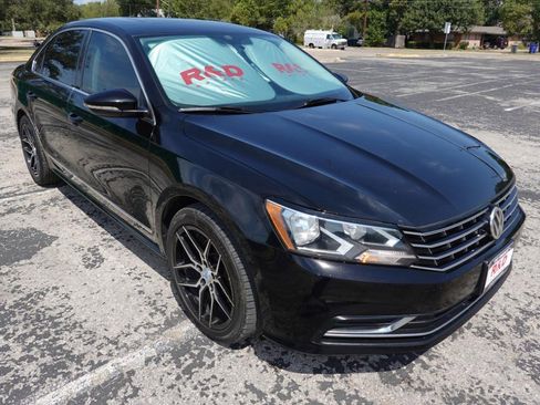 Used 2016 Volkswagen Passat 1.8T SE FWD image 1