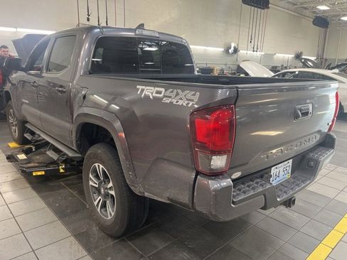 Used 2018 Toyota Tacoma TRD Sport image 2