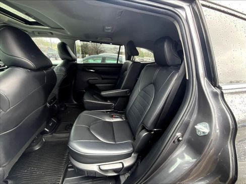 Used 2024 Toyota Highlander XLE image 15
