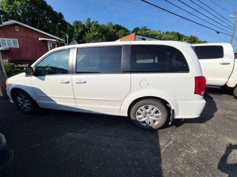 Used 2017 Dodge Grand Caravan SE w/ Power Window Group FWD image 4