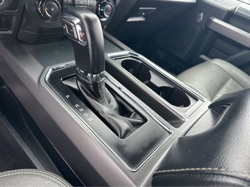 Used 2019 Ford F150 XLT w/ Equipment Group 302A Luxury AWD/4WD image 29