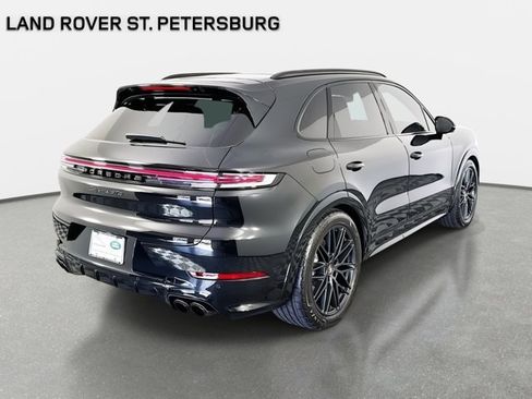 Used 2025 Porsche Cayenne GTS image 5