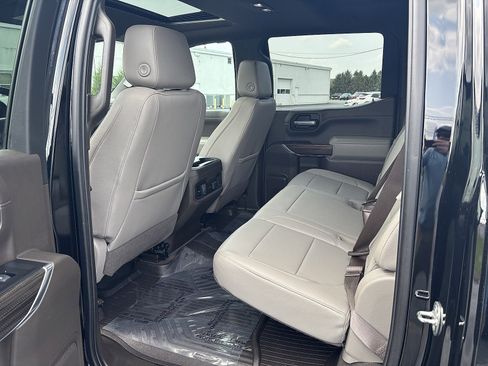 Used 2022 Chevrolet Silverado 1500 LT Trail Boss w/ Convenience Package II AWD/4WD image 6