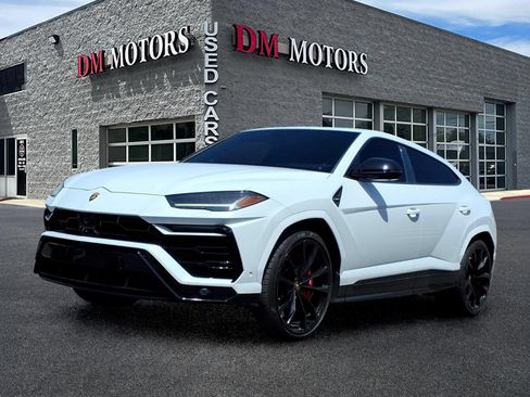 Used 2022 Lamborghini Urus AWD/4WD image 1