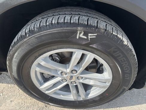 Used 2024 Ford Explorer XLT w/ Equipment Group 202A image 29