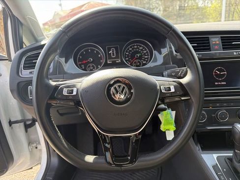 Used 2019 Volkswagen Golf S image 14