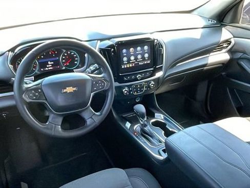 Used 2022 Chevrolet Traverse LT FWD image 14