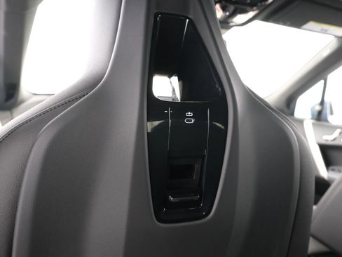 Used 2024 BMW iX xDrive50 w/ Premium Package AWD/4WD image 34