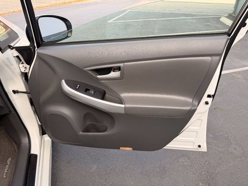 Used 2010 Toyota Prius Two FWD image 34