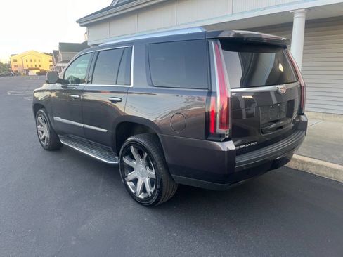 Used 2016 Cadillac Escalade Luxury AWD/4WD image 8