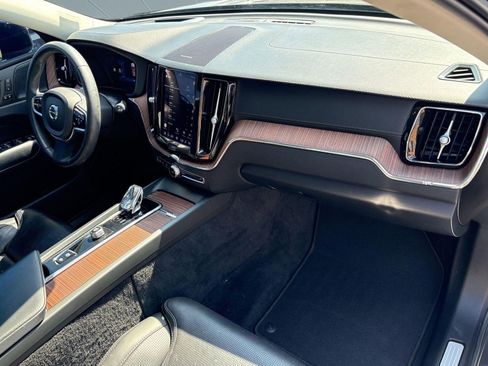 Certified 2023 Volvo XC60 B5 Ultimate AWD/4WD image 31