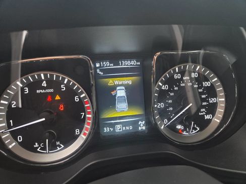 Used 2017 Nissan Titan SL w/ Off-Road Package image 24