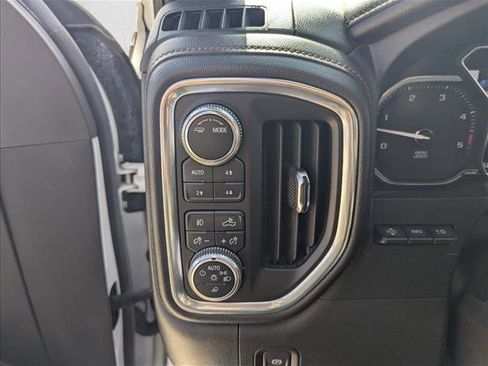 Used 2020 GMC Sierra 2500 AT4 w/ AT4 Premium Package image 9