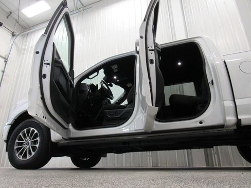 Used 2019 Ford F150 XLT w/ Equipment Group 302A Luxury AWD/4WD image 19