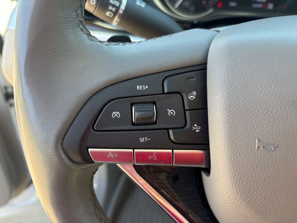 Used 2024 Cadillac XT6 Premium Luxury AWD/4WD image 13