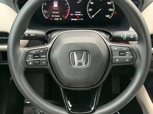 Used 2023 Honda HR-V LX image 15