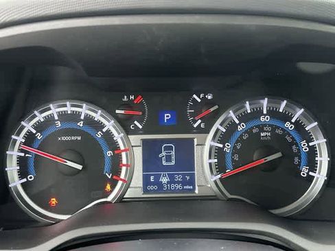 Used 2018 Toyota 4Runner SR5 image 6