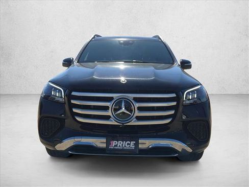Used 2025 Mercedes-Benz GLS 450 4MATIC image 2