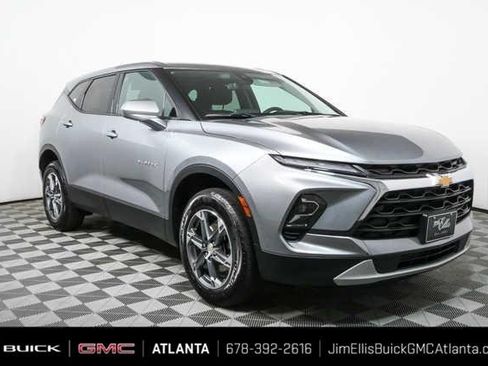 Certified 2025 Chevrolet Blazer LT FWD image 1