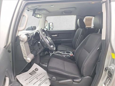 Used 2010 Toyota FJ Cruiser 4WD image 10