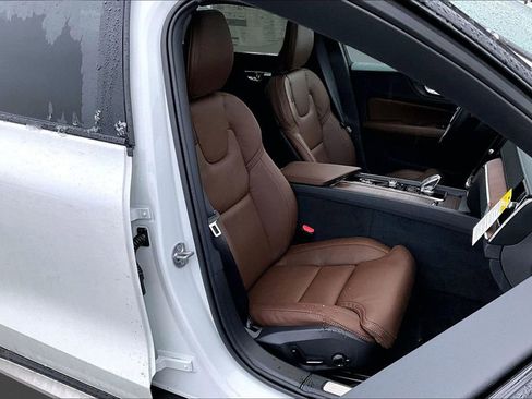 New 2026 Volvo V60 B5 Cross Country Ultra w/ Protection Package Premier image 11
