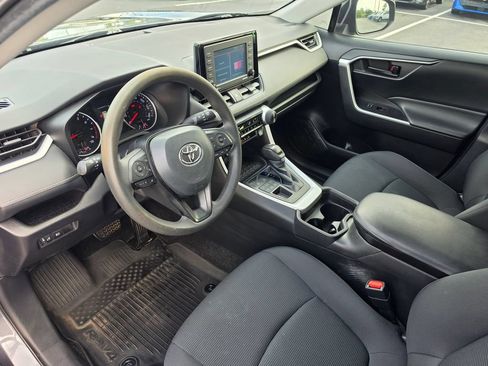Used 2021 Toyota RAV4 LE AWD/4WD image 16
