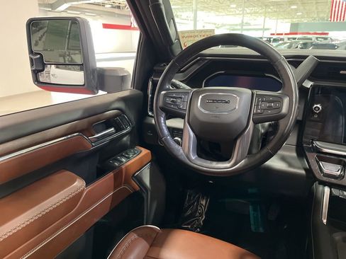 Used 2024 GMC Sierra 3500 Denali Ultimate image 17
