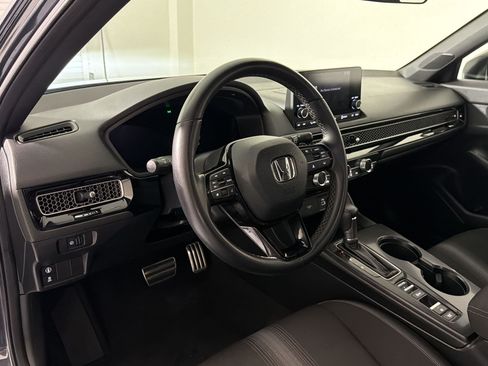 Used 2023 Honda Civic Sport image 3