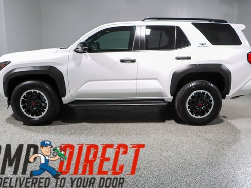 Used 2025 Toyota 4Runner TRD Off-Road Premium AWD/4WD image 10