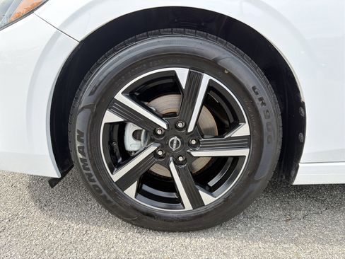 Used 2024 Nissan Sentra SV image 21