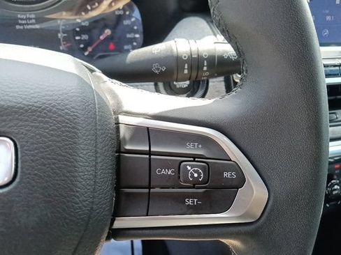 Used 2024 Jeep Compass Latitude AWD/4WD image 19